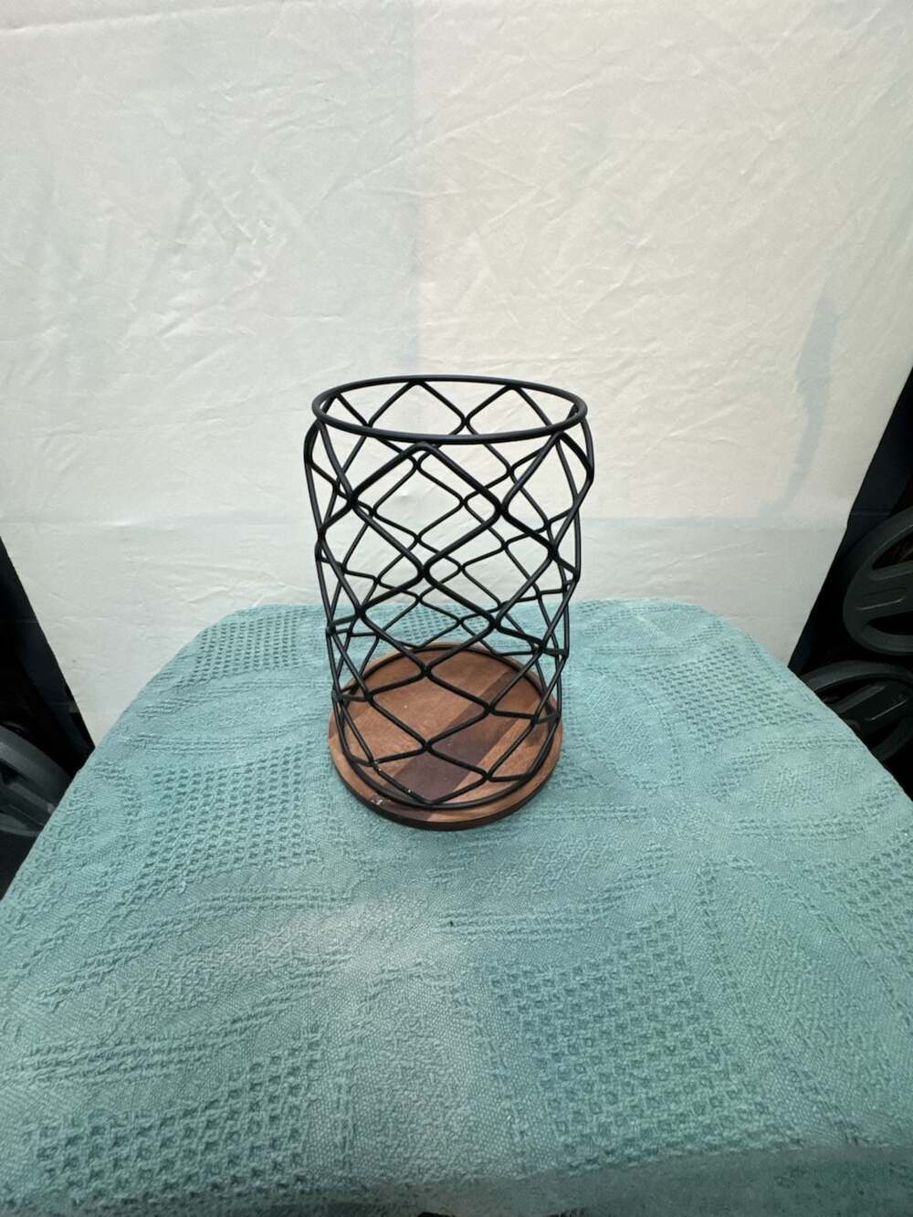Keurig K-Cup Coffee Pod Rotating Carousel Storage Organizer with Wood Base